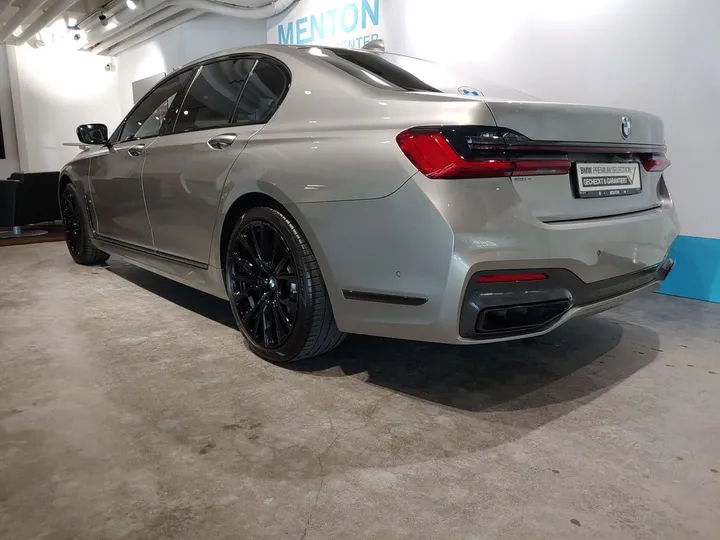 BMW 730
