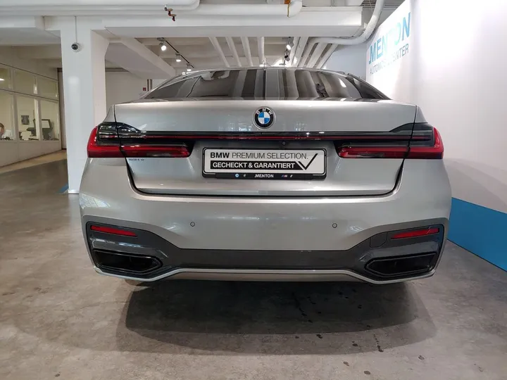 BMW 730