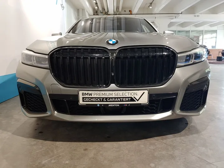 BMW 730