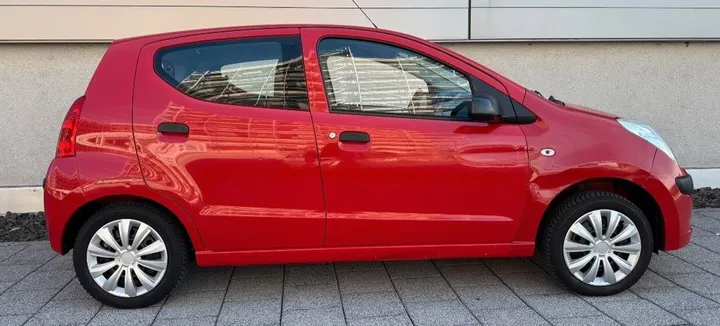 Nissan Pixo