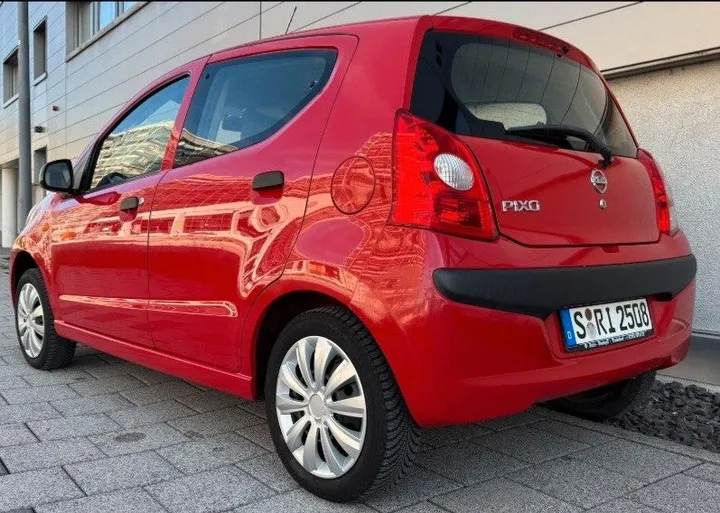 Nissan Pixo