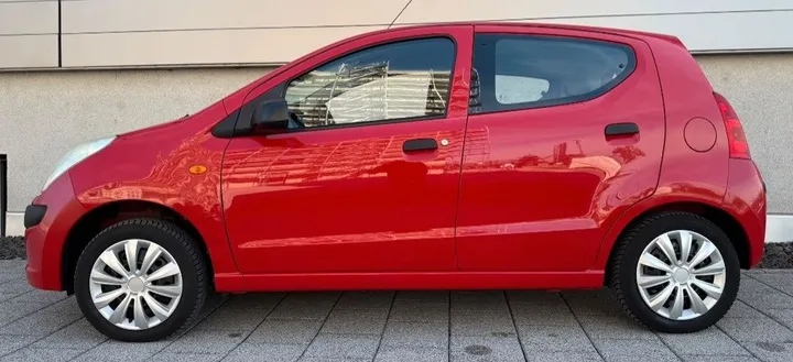 Nissan Pixo