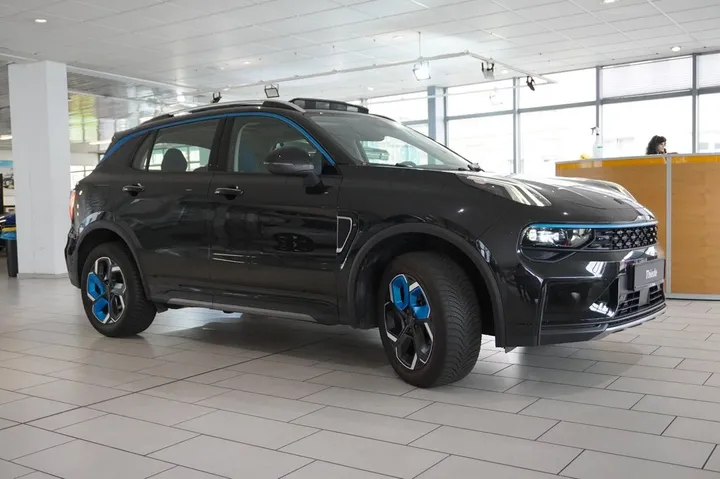 Lynk&Co 01