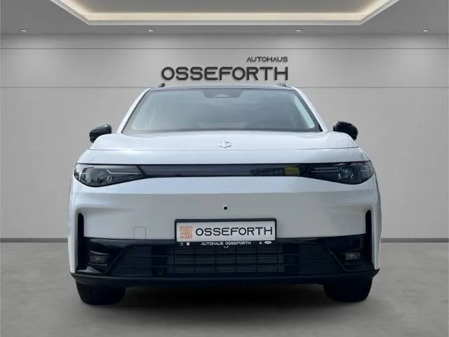 Leapmotor C10
