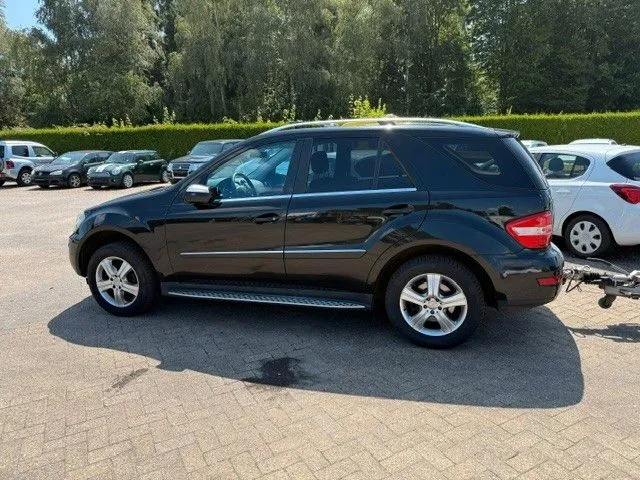 Mercedes-Benz ML 320