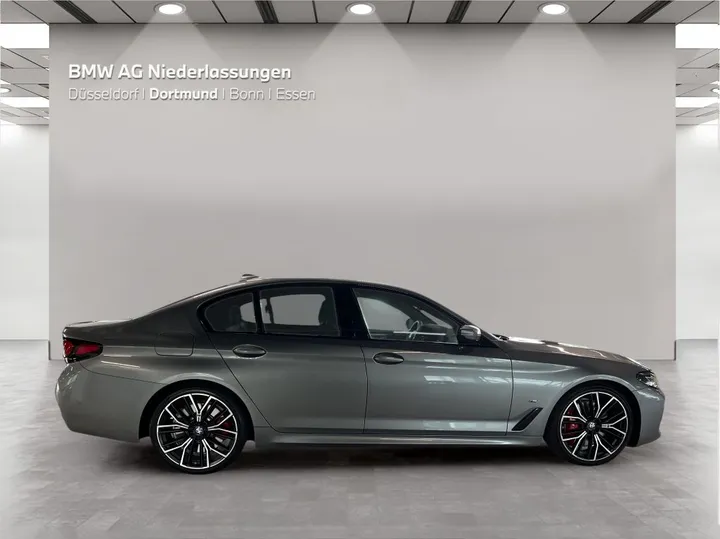 BMW M550
