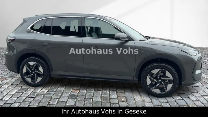 Geely E5