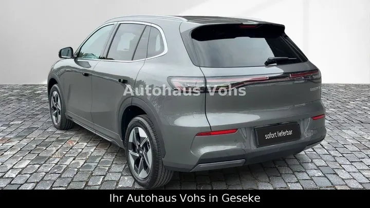 Geely E5