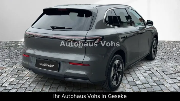 Geely E5