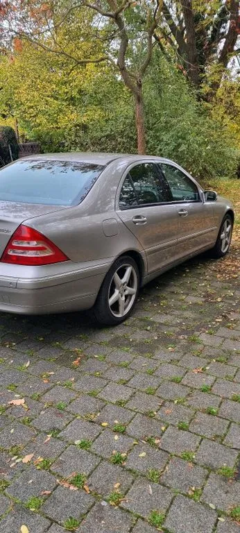 Mercedes-Benz C 180