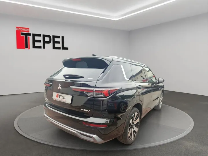 Mitsubishi Plug-in Hybrid Outlander