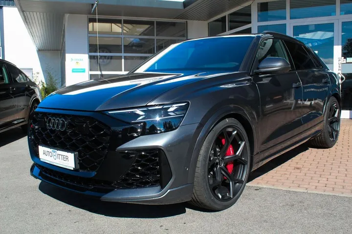 Audi RSQ8