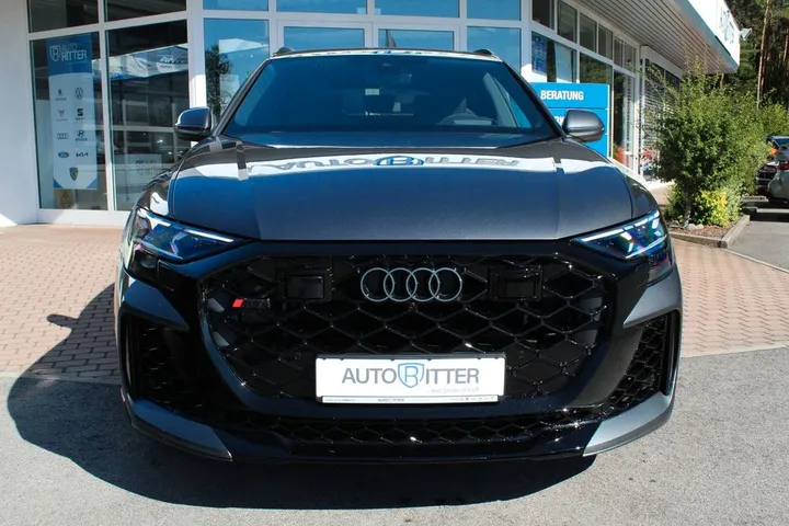 Audi RSQ8