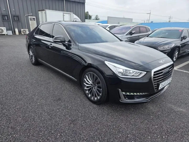 Genesis EQ900