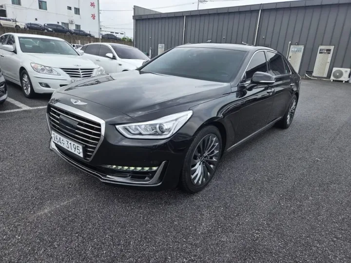 Genesis EQ900