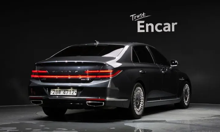 Genesis G90