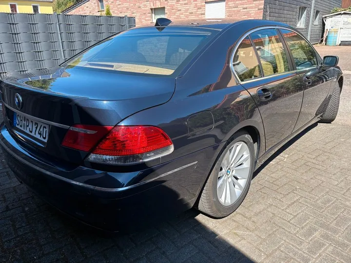 BMW 740