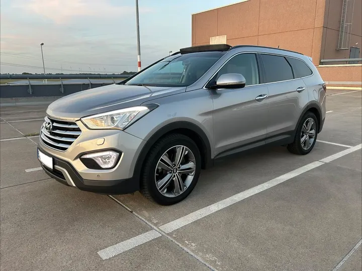 Hyundai Grand Santa Fe