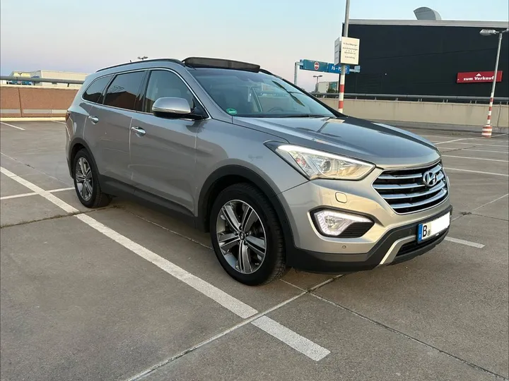 Hyundai Grand Santa Fe