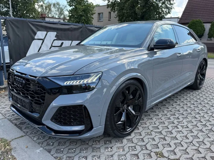 Audi RSQ8