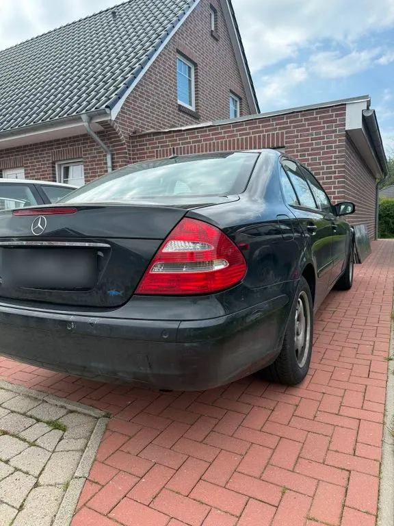 Mercedes-Benz E 270