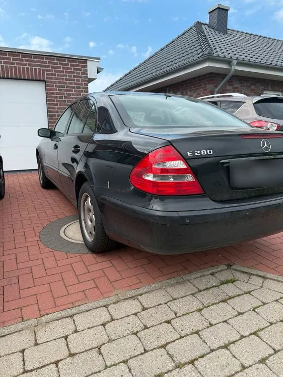 Mercedes-Benz E 270