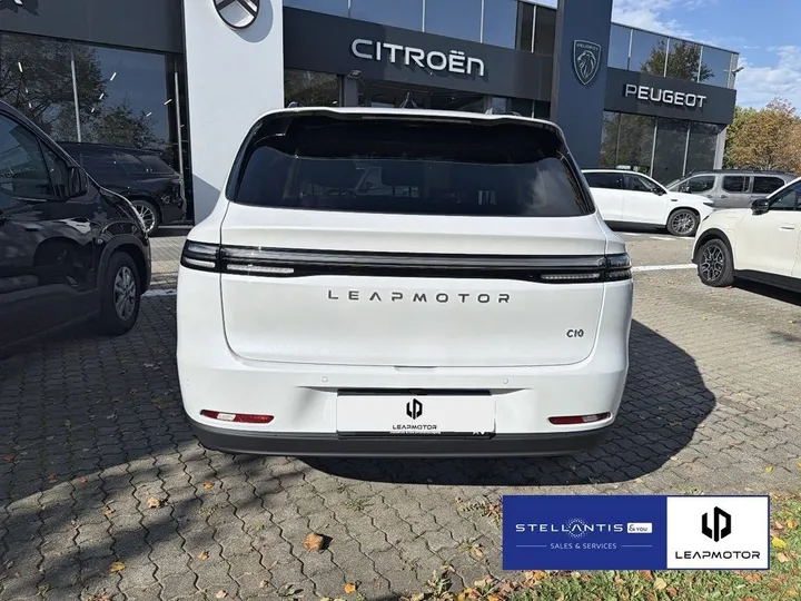 Leapmotor C10