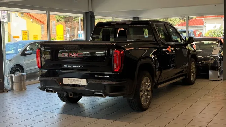 GMC Sierra