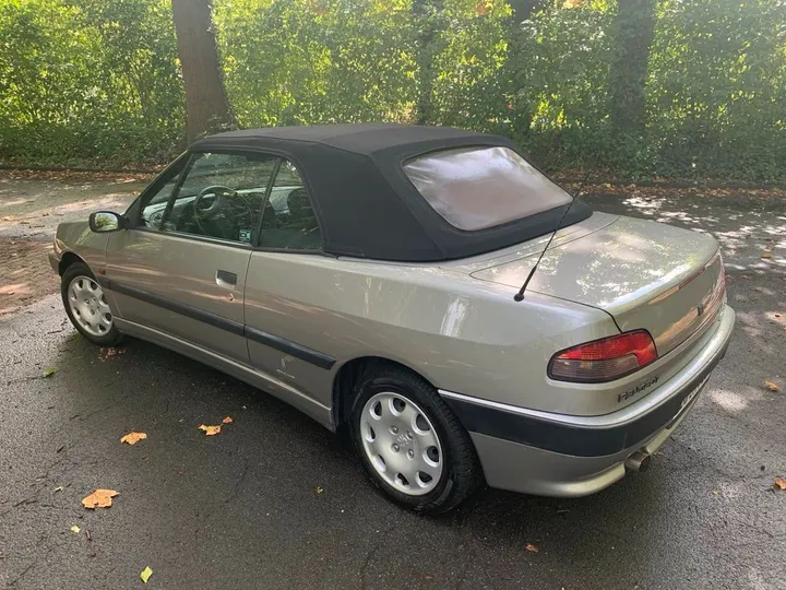 Peugeot 306