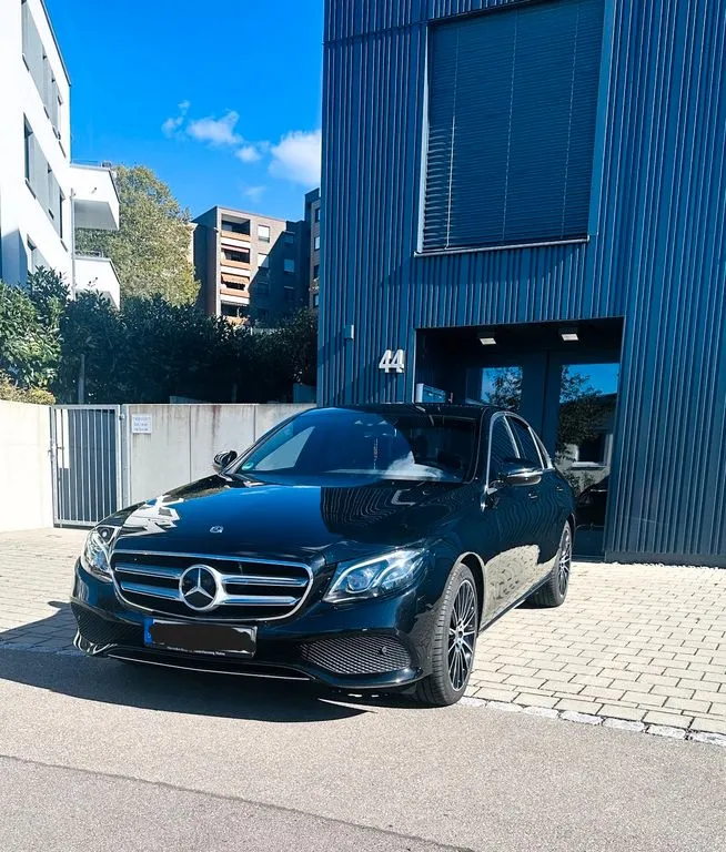 Mercedes-Benz E 200