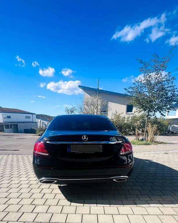 Mercedes-Benz E 200