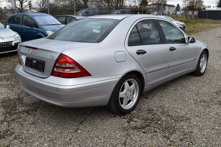 Mercedes-Benz C 220