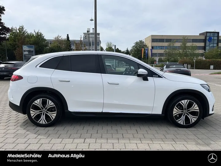 Mercedes-Benz EQE SUV