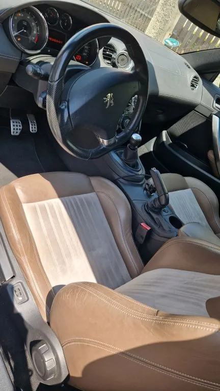 Peugeot RCZ