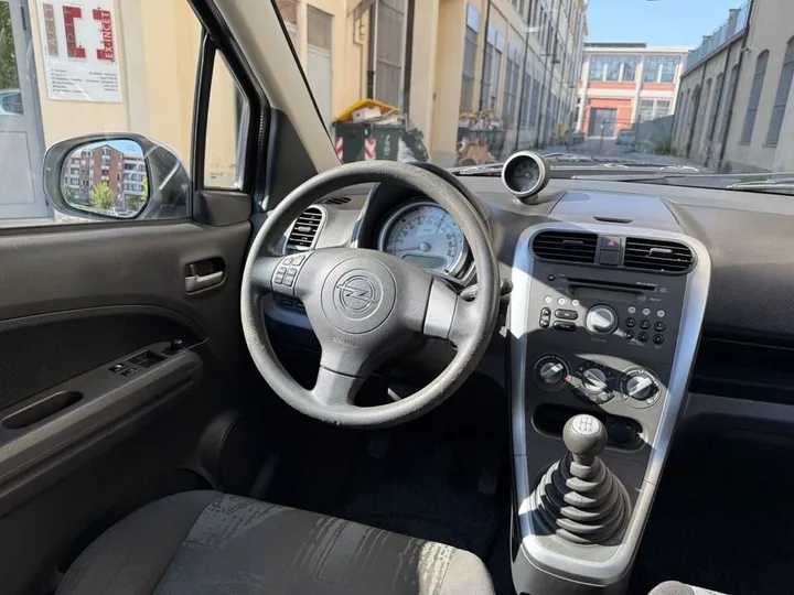 Opel Agila