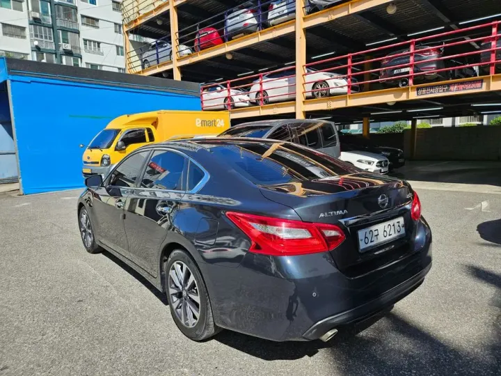 Nissan Altima