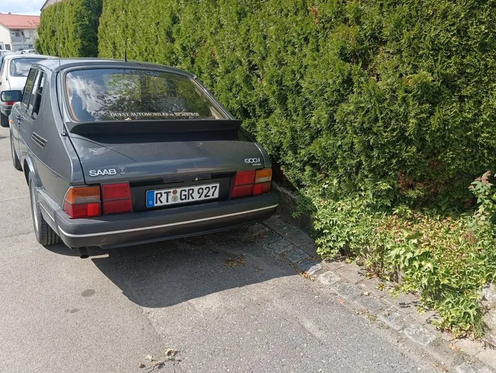 Saab 900