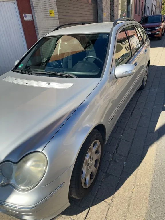 Mercedes-Benz C 240