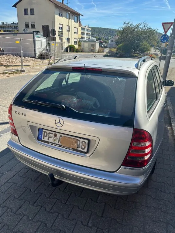 Mercedes-Benz C 240