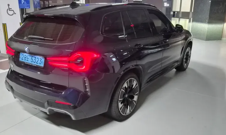 BMW iX3