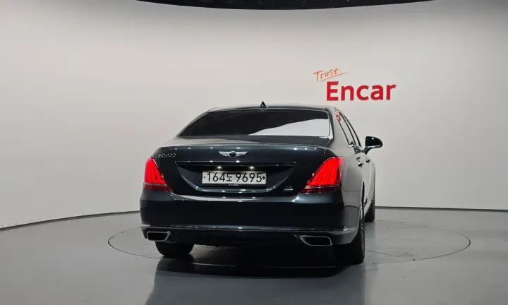 Genesis EQ900