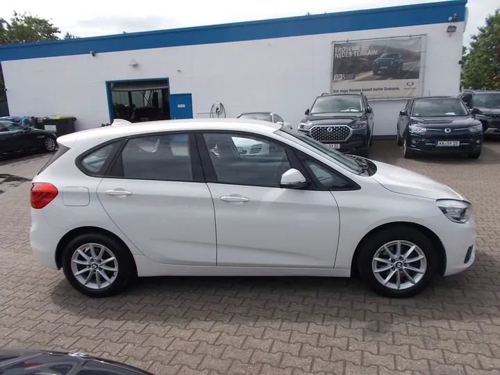 BMW 216
