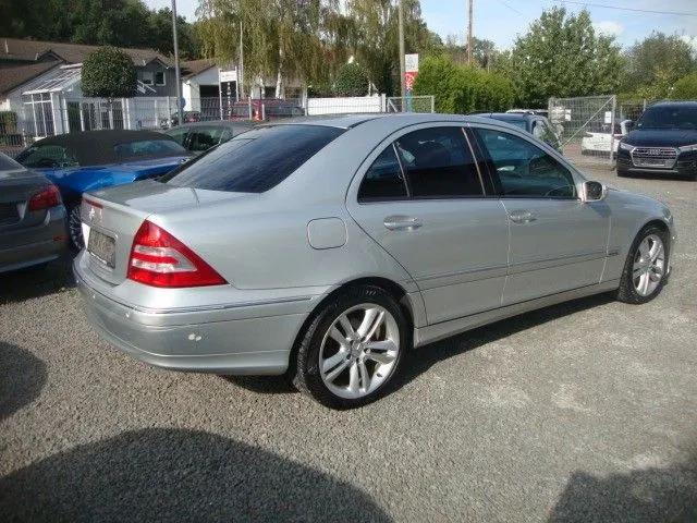 Mercedes-Benz C 220