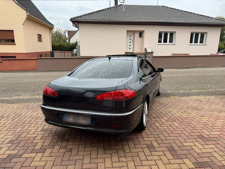 Peugeot 607