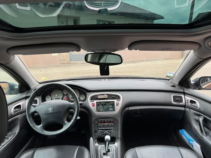 Peugeot 607