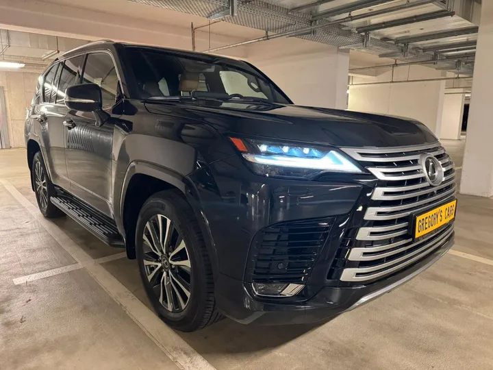 Lexus LX 500