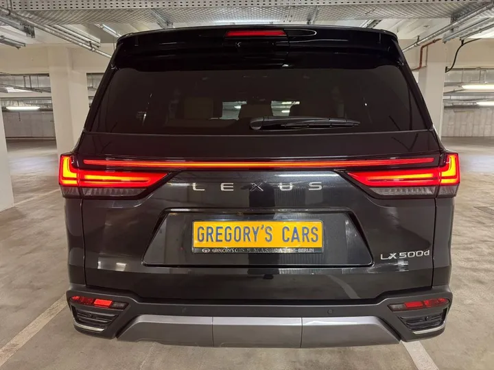 Lexus LX 500