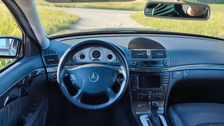 Mercedes-Benz E 55 AMG