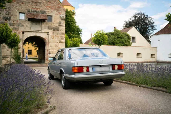 Mercedes-Benz 280