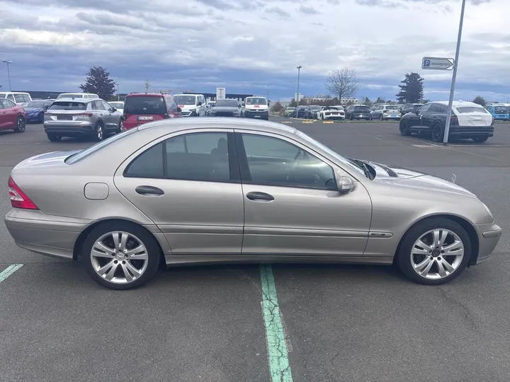 Mercedes-Benz C 220
